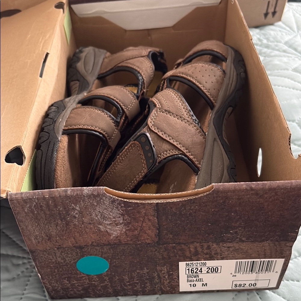 Brown Men’s Sandals with Adjustable Straps
